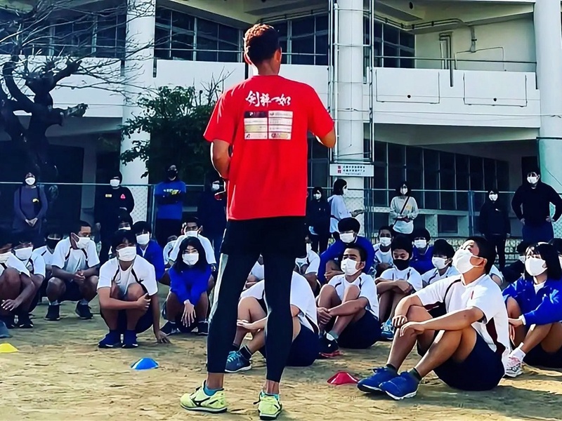 世界を駆けるおっさんスピードマスター譜久里武